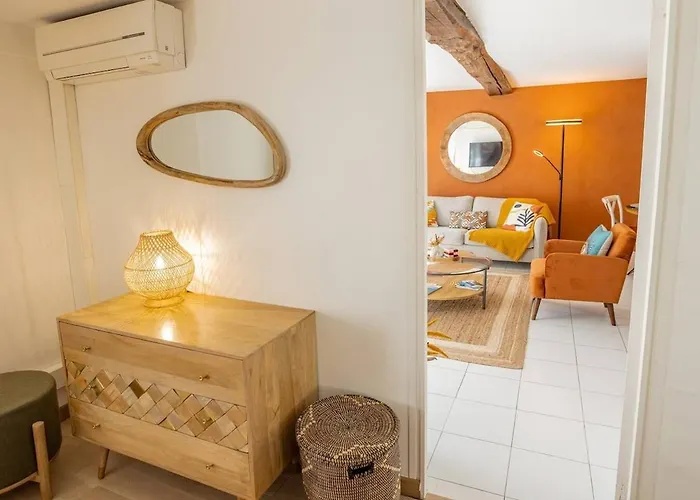 Center Air-conditioned Parking *