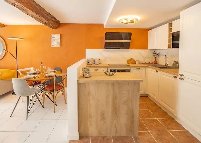 Center Air-conditioned Parking Sainte-Maxime