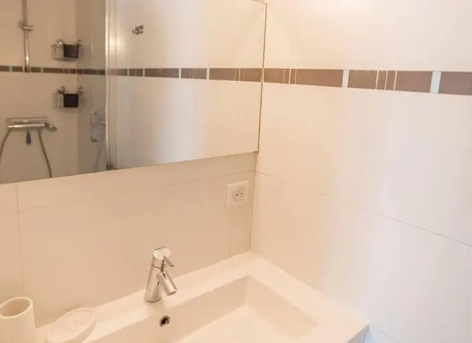 Center Air-conditioned Parking *