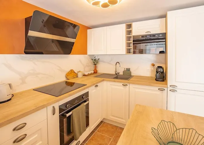 Center Air-conditioned Parking *