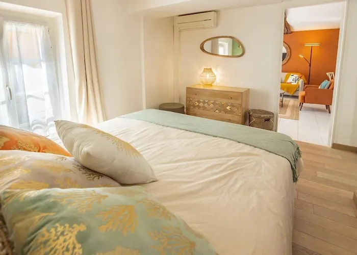 Center Air-conditioned Parking