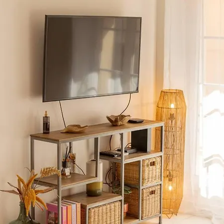 Center Air-conditioned Parking *