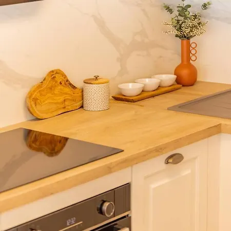 Center Air-conditioned Parking