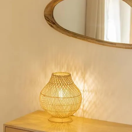 Center Air-conditioned Parking Apartment *