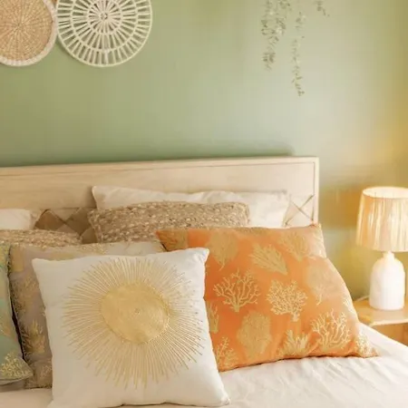 Center Air-conditioned Parking Apartment *