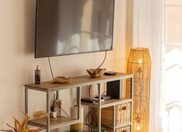 Center Air-conditioned Parking *