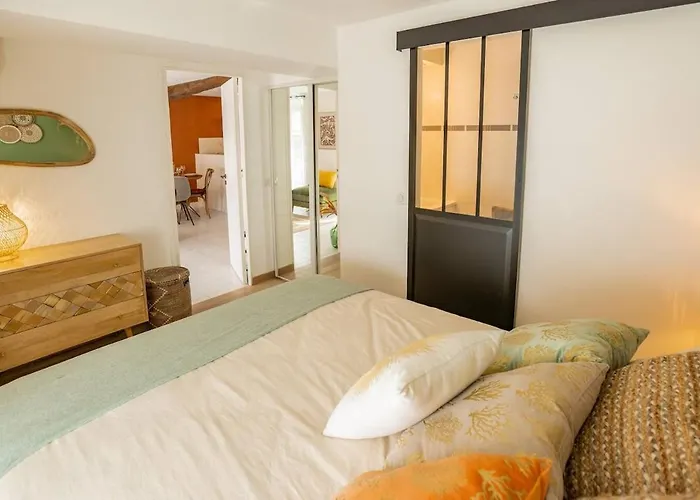 Center Air-conditioned Parking *